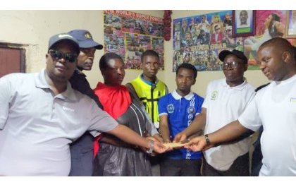 Ngororero: Urubyiruko rwafashije umuryango w’umusore witabye Imana atabara umwana