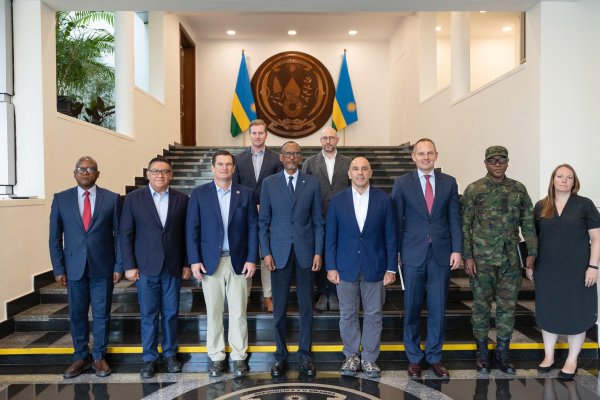 Perezida Kagame yakiriye itsinda ry’Abadepite baturutse muri Amerika