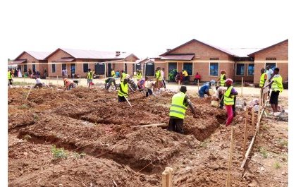 Bugesera: Imiryango 96 yari isigaye ku kirwa cya Sharita yatangiye kubakirwa