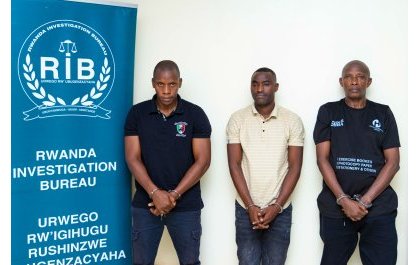 RIB yasabye abajya gusaba serivisi kuri banki kugira amakenga birinda abatekamutwe